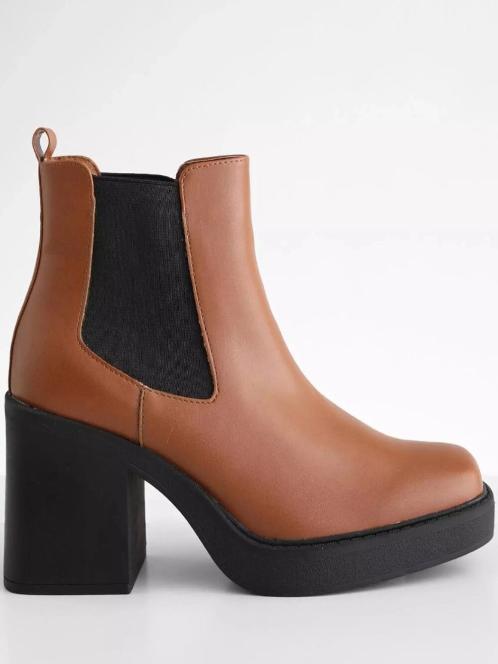 NWT MIA Burnap Women’s 7.5 Tan Brown Chelsea Ankle Boots Platform Block Heel